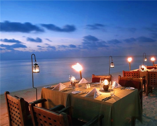 馬爾地夫旅遊-海德威度假村(神仙珊瑚島)-沙灘晚餐