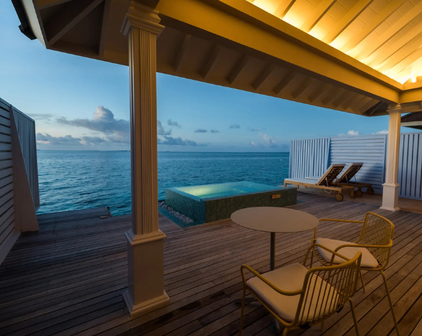 渡假島自由活動 (泳池水上屋、FB+用餐軟性飲料)