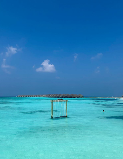 自由活動→前往機場島換乘水上飛機前往度假島→度假島自由活動(HB早晚餐)
