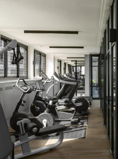 享用飯店早餐→自行前往新加坡機場→飛往馬列機場→快艇前往君樂渡假島