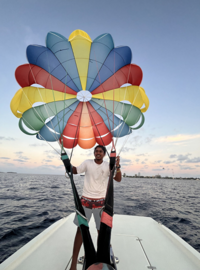 居民島上自由探索→水上活動四合一【拖曳傘、水上摩托車、水上沙發、獨木舟】→義式晚餐 或 海鮮晚餐