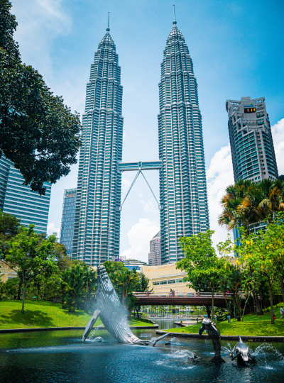 台北→吉隆坡→福朋喜來登CHECK IN→鬼仔巷→品泉茶室(招牌蛋塔與飲品一杯)→城中城陽光廣場→雙子星塔→阿羅街夜市 海鮮美食