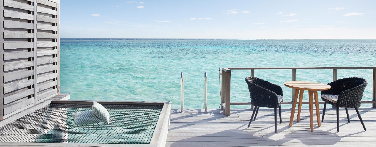 早餐後退房→返回機場換成水上飛機前往渡假村→渡假村內自由活動(FB PLUS 餐飲計畫)