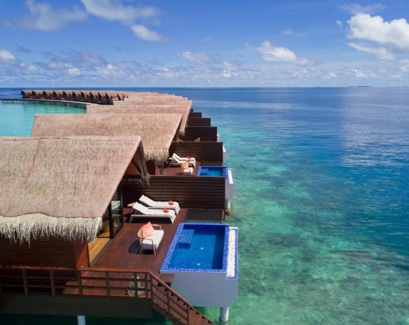 渡假島上自由活動 (享受陽光、海景的一天,可以安排度假島上的每日免費課程或是自費租借SUP、獨木舟好不有趣)