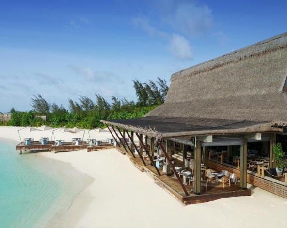 渡假島上自由活動 (享受陽光、海景的一天,可以安排度假島上的每日免費課程或是自費租借SUP、獨木舟好不有趣)