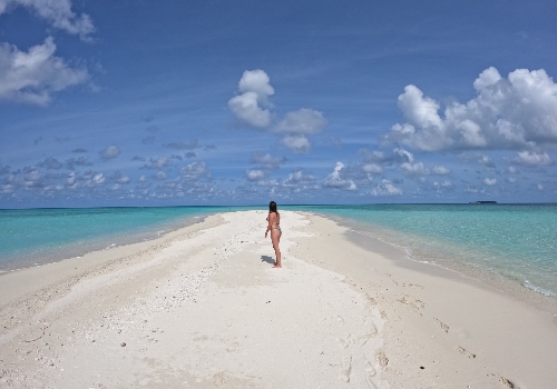 居民島自由探索 (或可自費參加體驗潛水、水上活動、舒壓按摩)