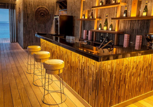 早餐後退房→自由活動→搭乘水上飛機前往機場島→飛往吉隆坡→出關後自行前往酒店(第二航廈)