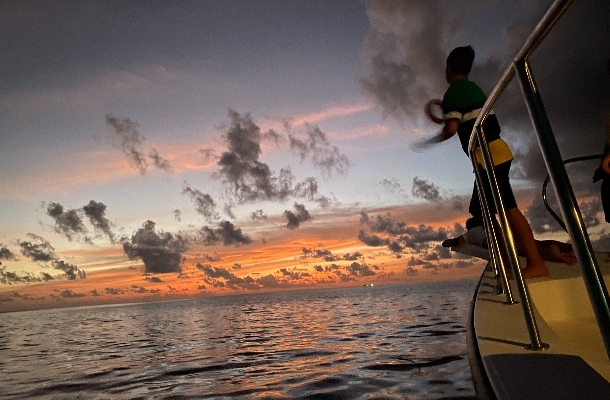 經典半日出海行程(含活動午餐)→房間稍做休息→夕陽垂釣之旅→酒店晚餐