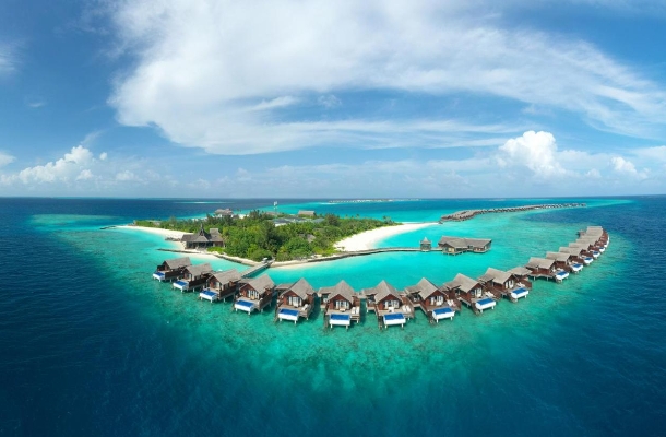 自由活動→前往機場島換乘快艇前往渡假村→入住瀉湖水上屋→渡假村自由活動(HB早晚餐)