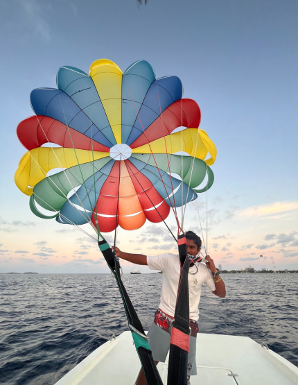 桃園→經由轉機地飛往馬列機場→前往馬富士居民島