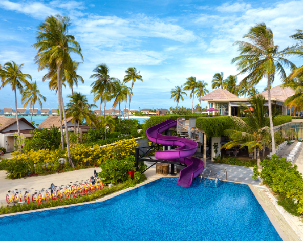 早餐後退房→自由活動→搭乘快艇前往機場島→吉隆坡(機上跨夜)