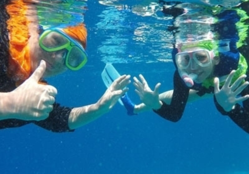 經典半日出海行程(環礁雙浮潛點 / 活動午餐)→返回房間休息→酒店晚餐
