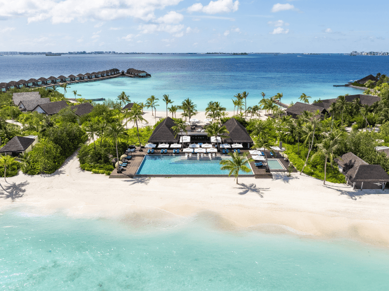 Day 5 一島一飯店泳池水上屋自由活動 (AI餐飲酒水全包方案)