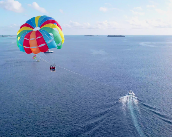 桃園→經由轉機地飛往馬列機場→前往馬富士居民島