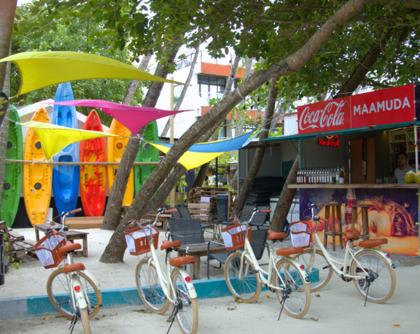 桃園→經由轉機地飛往馬列機場→前往馬富士居民島