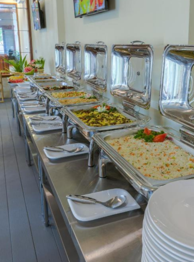 早餐後退房→居民島上自由活動→回到機場島→飛往轉機地