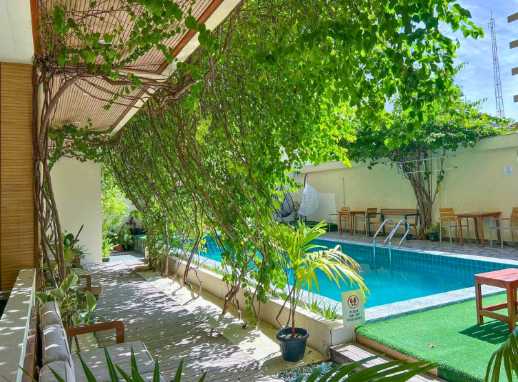 居民島自由探索 (或可自費參加體驗潛水、水上活動)